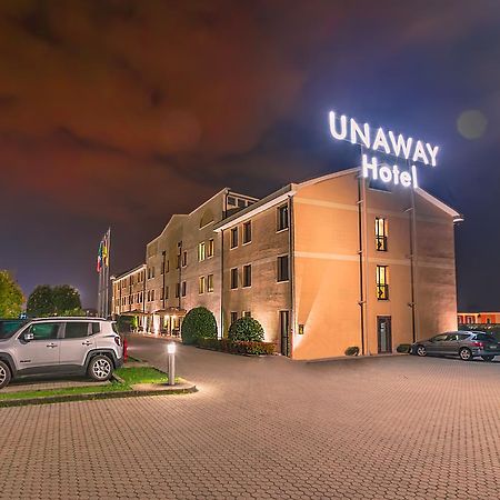 Una Hotels أُكْيوبيلّو المظهر الخارجي الصورة