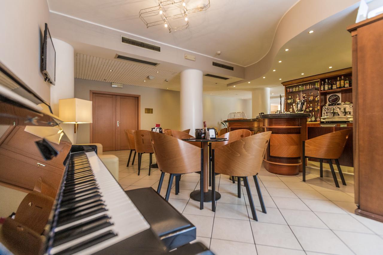 Una Hotels أُكْيوبيلّو المظهر الخارجي الصورة