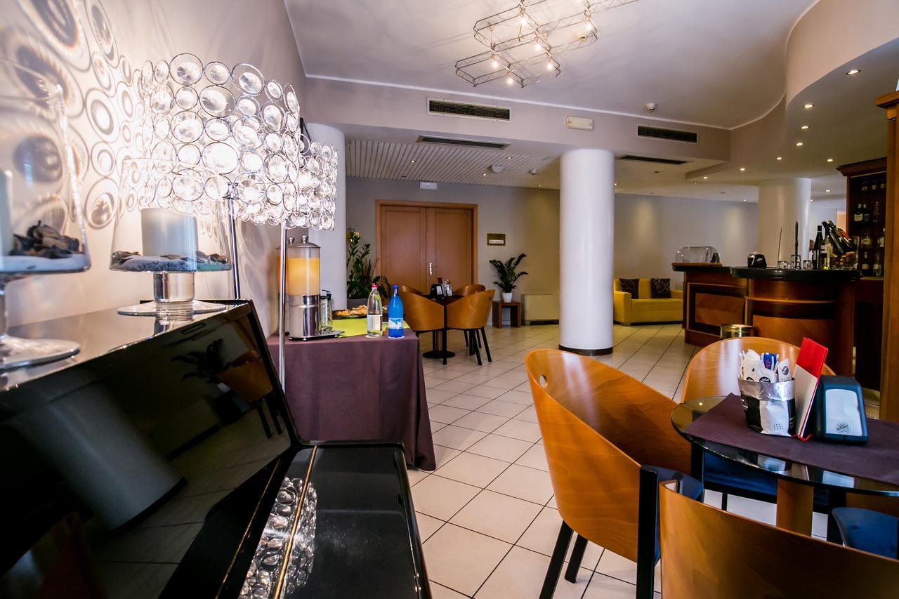 Una Hotels أُكْيوبيلّو المظهر الخارجي الصورة