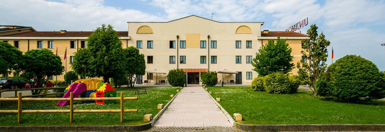 Una Hotels أُكْيوبيلّو المظهر الخارجي الصورة