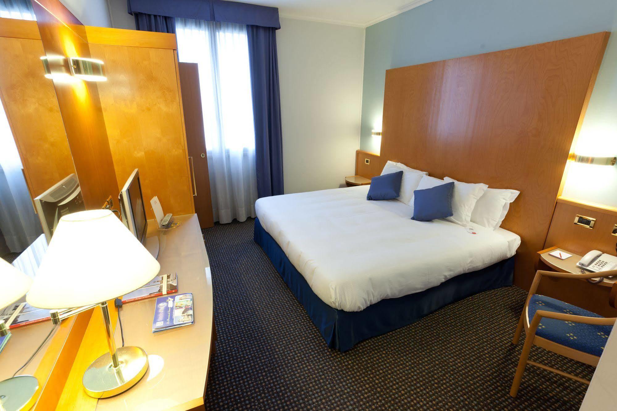 Una Hotels أُكْيوبيلّو المظهر الخارجي الصورة