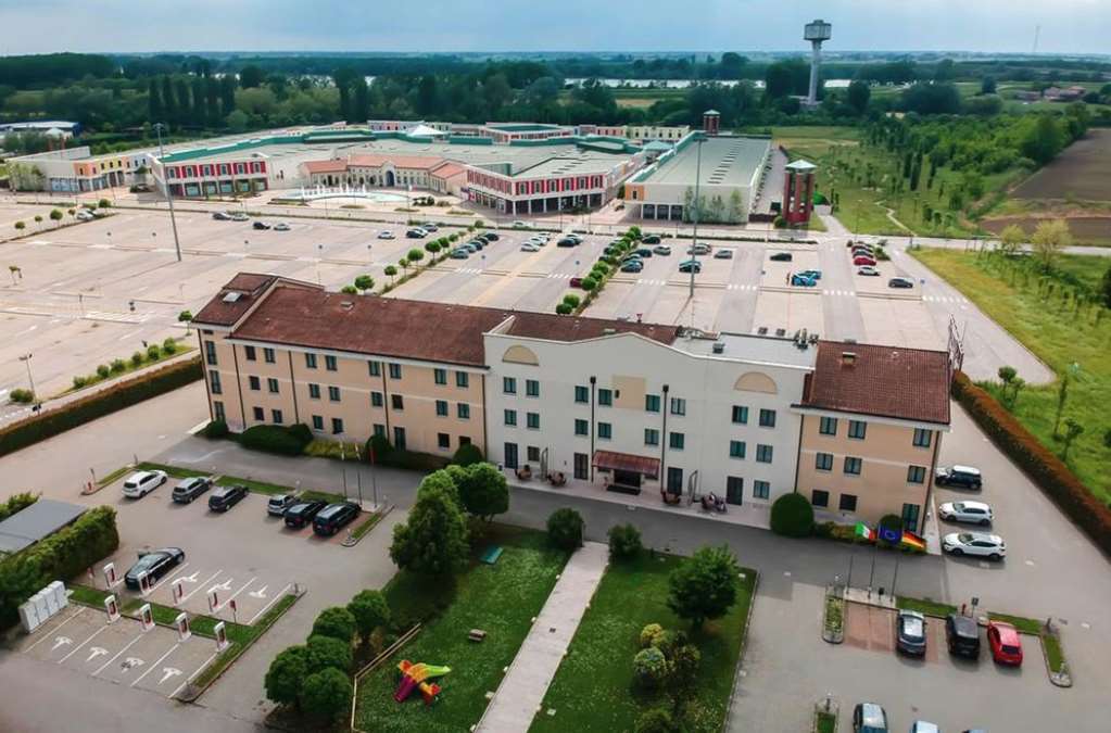Una Hotels أُكْيوبيلّو المظهر الخارجي الصورة